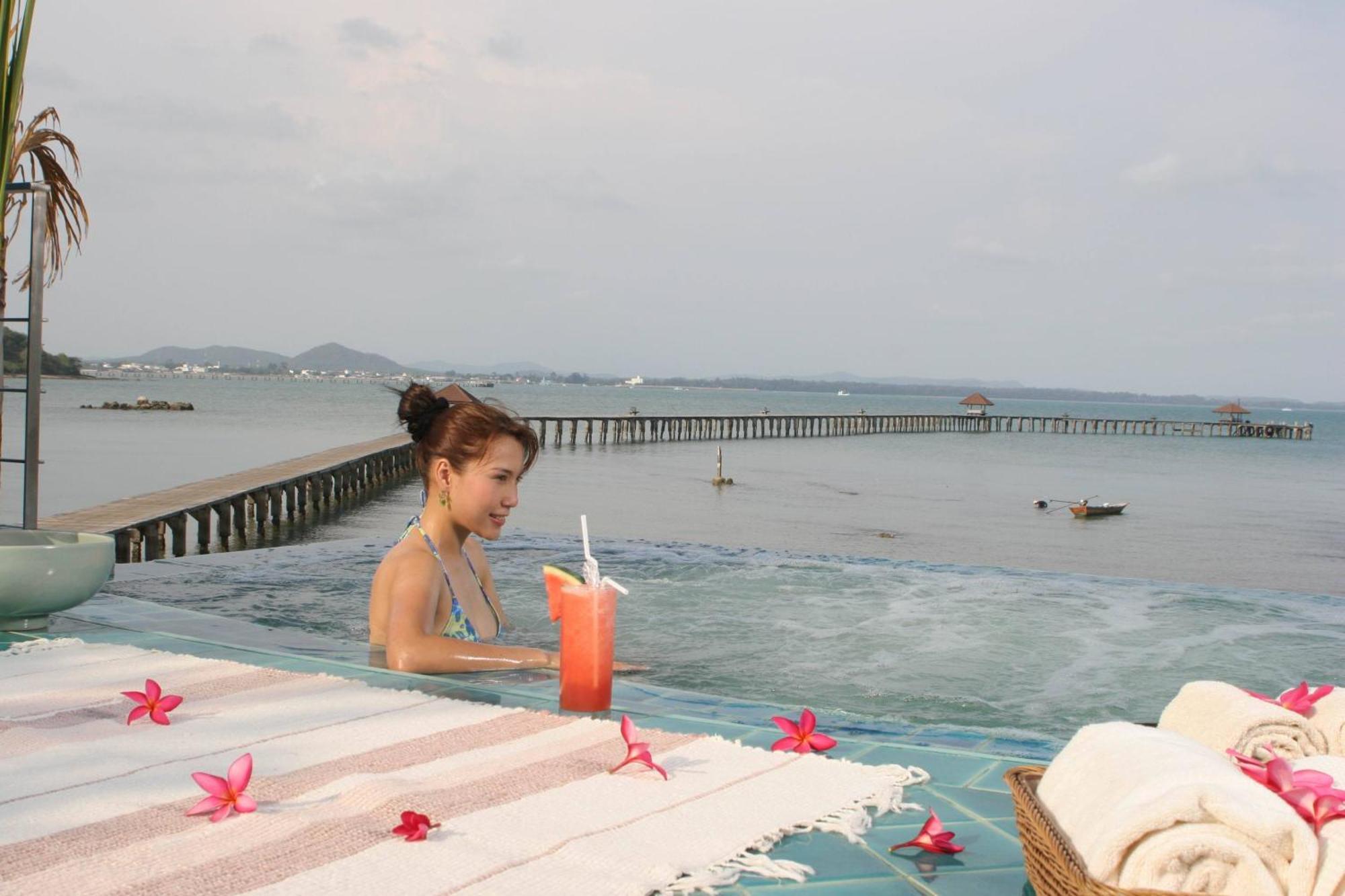 Rayong Resort Hotel Ban Phe Dış mekan fotoğraf